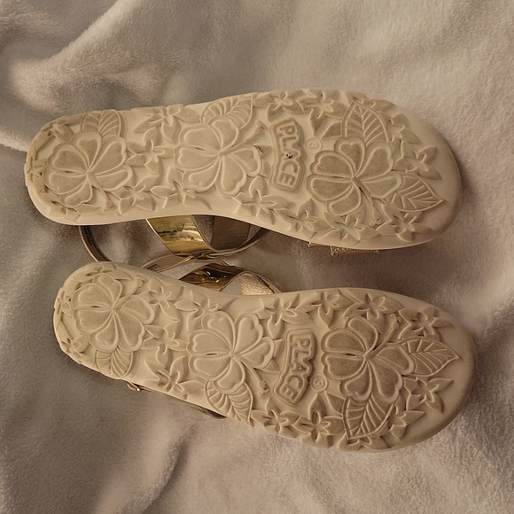 Girl shoes - Picture 3 of 3